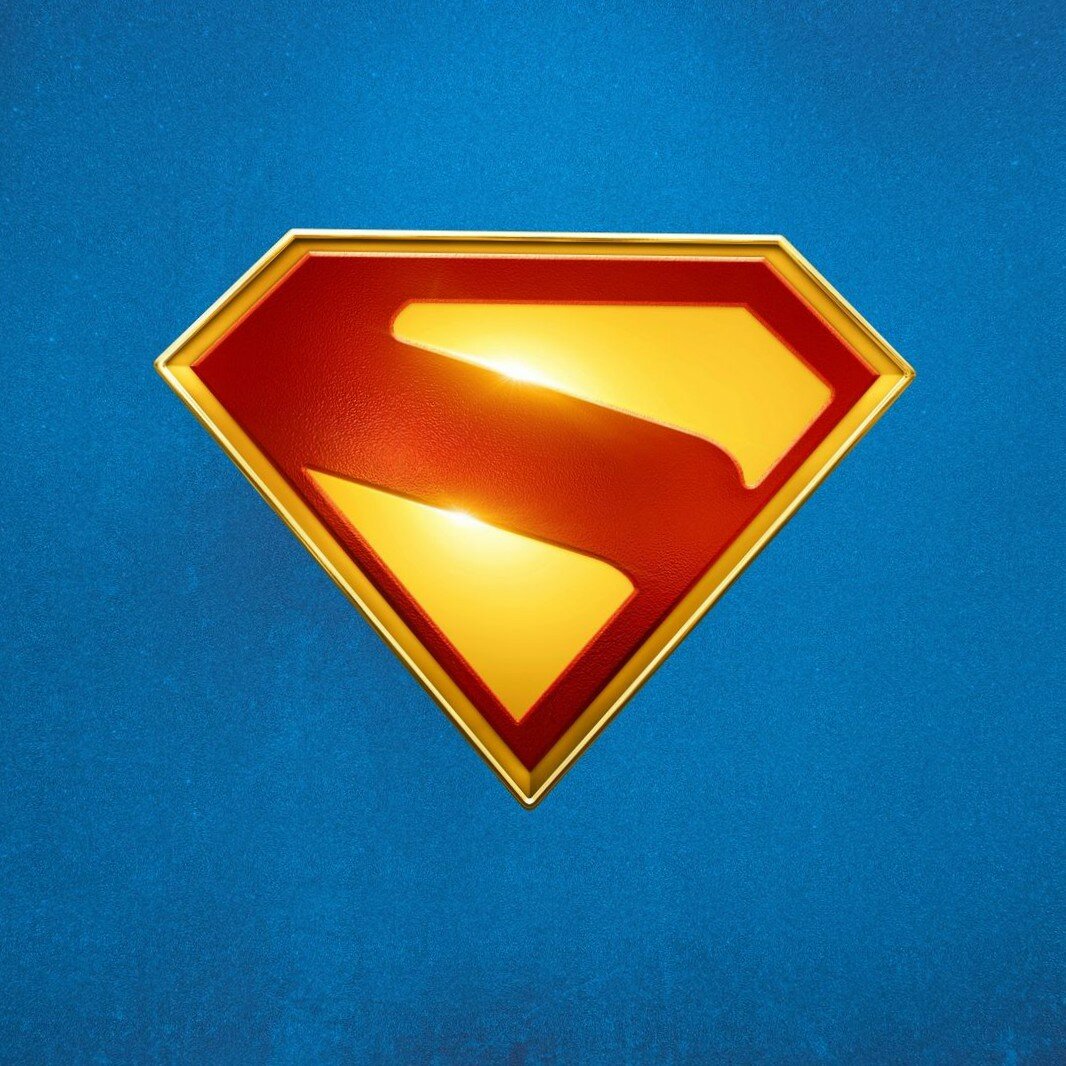 Финальный логотип фильма «Супермен» Джеймса Ганна — до премьеры 1 год