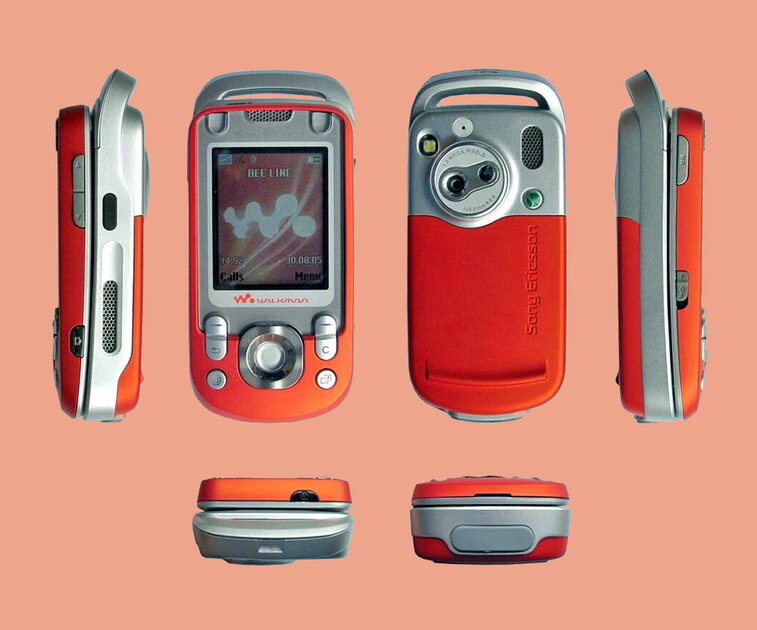 Индустрию смартфонов 2005 года можно описать одной картинкой — на фото Sony Ericsson W550