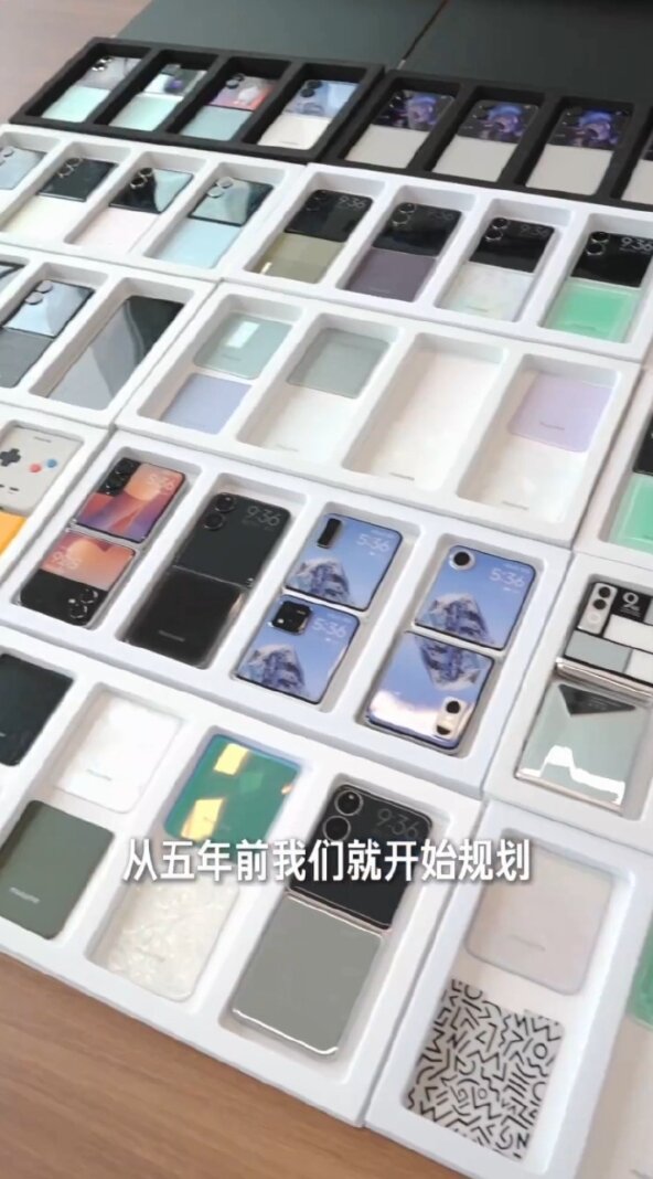 Глава Xiaomi показал десятки инженерных образцов MIX Flip с разными камерами и отличиями в конструкции