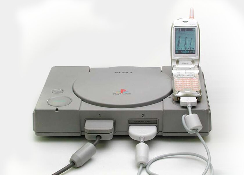 Технологии 2001 года: адаптер от Sony для подключения PlayStation к телефону ради сетевых сервисов