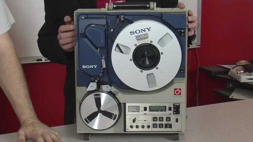 Sony BVH-500 Portable VTR из 1970-х создавал особую атмосферу — на него даже записывали трансляцию Олимпийских игр