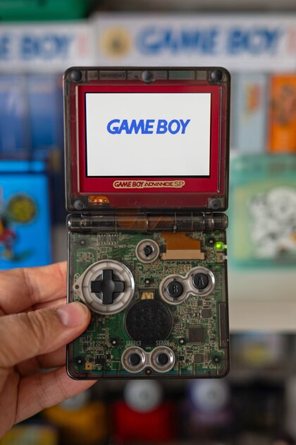 Этот отремонтированный GameBoy Advance SP выглядит шикарно!