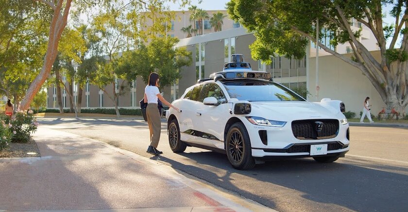 Страховая компания: «роботакси Waymo ездят аккуратнее, чем люди-водители»