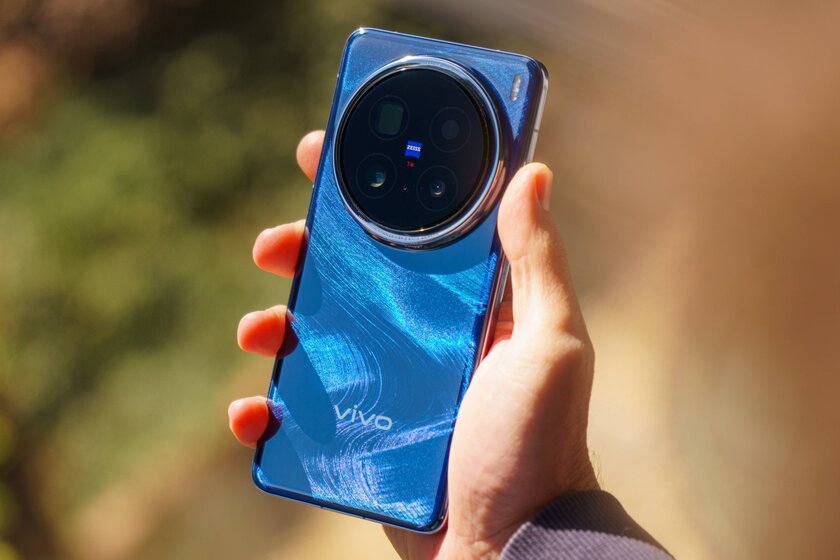 Обзор глобального Vivo X200 Pro (и сравнение с китайским): конкурентам нечем крыть