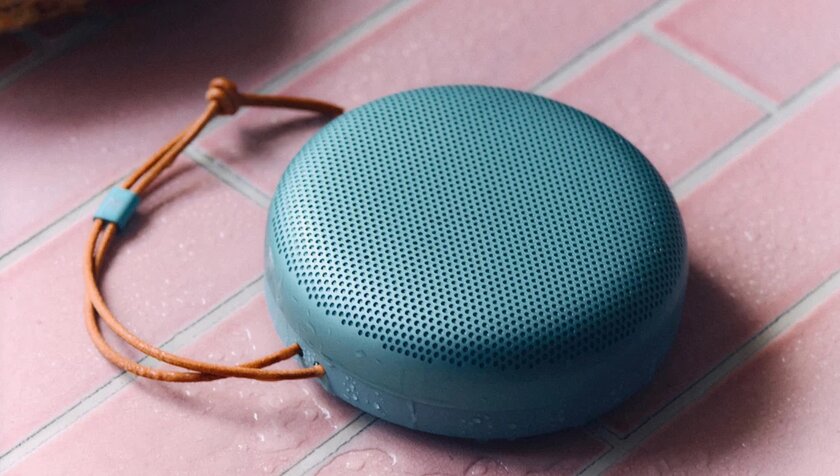 Музыкальная «таблетка»: Bang & Olufsen представила колонку Beosound A1 3rd Gen