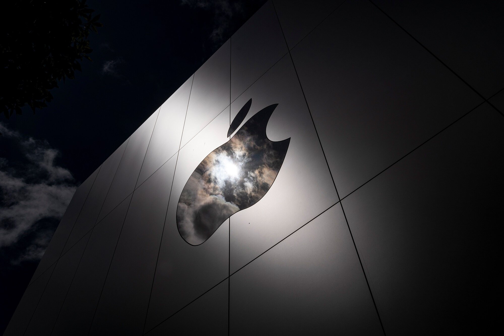 Конец монополии Apple? В США хотят разрешить сторонние магазины приложений