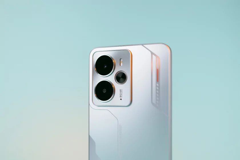 Ещё в школе я мечтал о таком телефоне! Обзор realme 14 5G — присмотритесь ко «вспышке» и начинке
