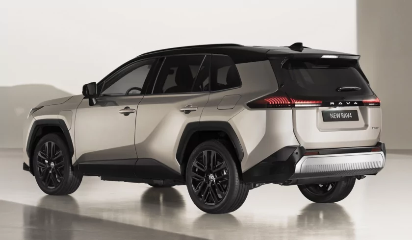 Гибрид с обновлённым интерьером: представлен кроссовер Toyota RAV4 шестого поколения