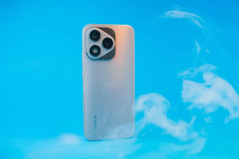 ИИ-кнопка камеры, 108 Мп и износоустойчивая батарея: 6 причин, почему HONOR 400 Lite заслуживает внимания