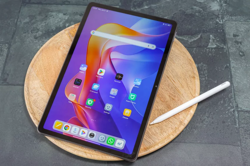Идеальный недорогой планшет для фильмов и работы? Обзор Redmi Pad 2 — с microSD и аудиоразъёмом