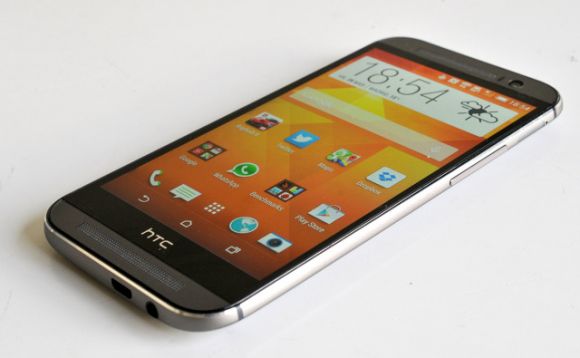 Мини-версия флагмана HTC One (M8) появится в мае