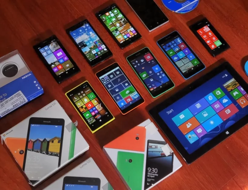 Фанат ретро показал свою коллекцию смартфонов Nokia (и не только). Всё это досталось ему за гроши