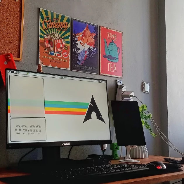 Рабочая станция с минималистичным Arch Linux