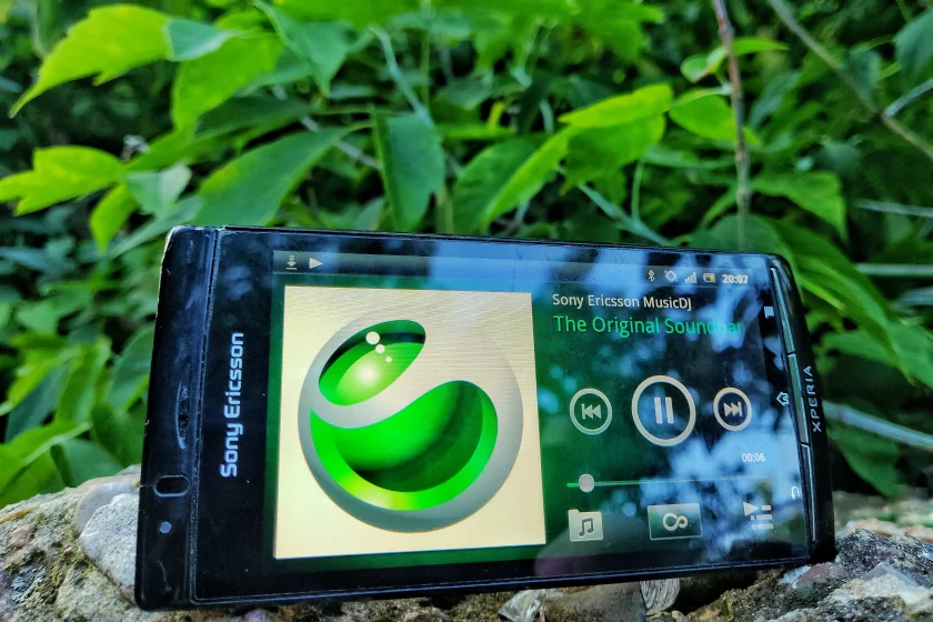 Купил смартфон Sony Ericsson из древних времен и остался приятно удивлен: Xperia Arc в 2025 году