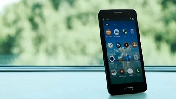 Первый смартфон под управлением Tizen OS дебютирует в России в мае