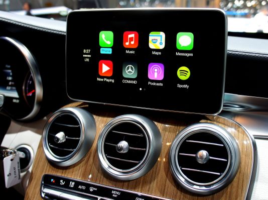 Автомобильную систему Apple CarPlay теперь поддерживает ещё 9 автовендоров
