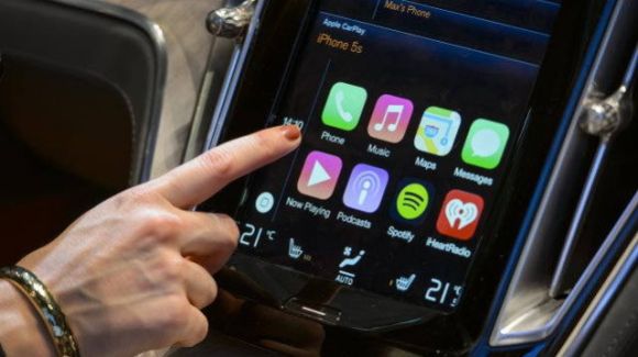 Volkswagen ведет переговоры с Apple насчет CarPlay