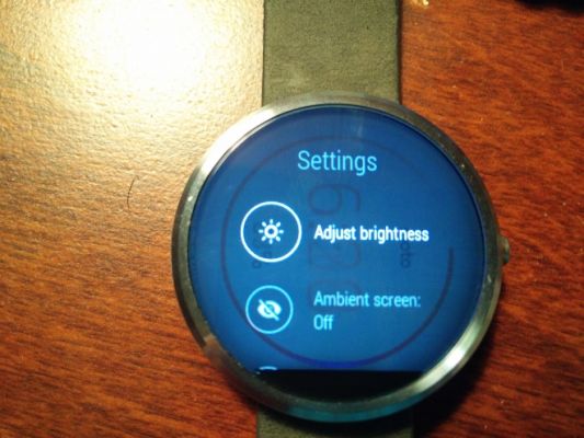 Дисплей умных часов Motorola Moto 360 страдает остаточным изображением