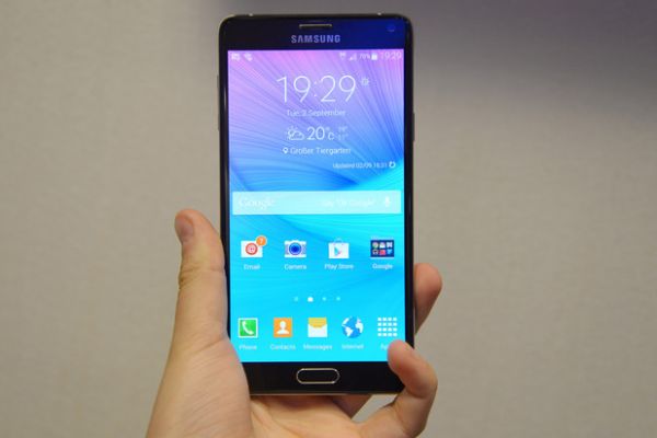 Samsung назло Apple протестировала сгибаемость Galaxy Note 4