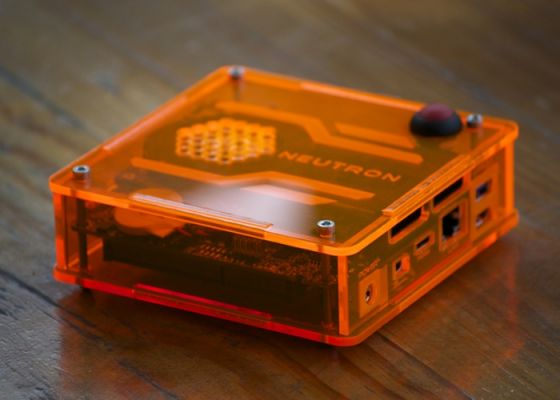 Neutron — проект мини-компьютера с полноценной архитектурой x86 на Kickstarter