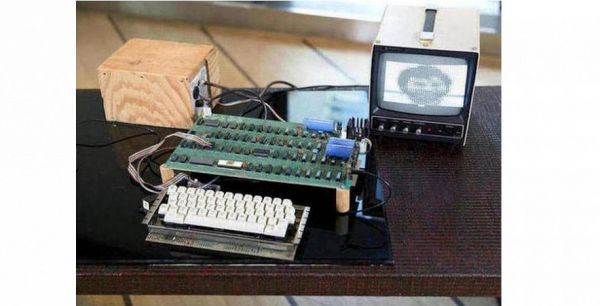 Один из первых компьютеров Apple продан на аукционе за $905 000