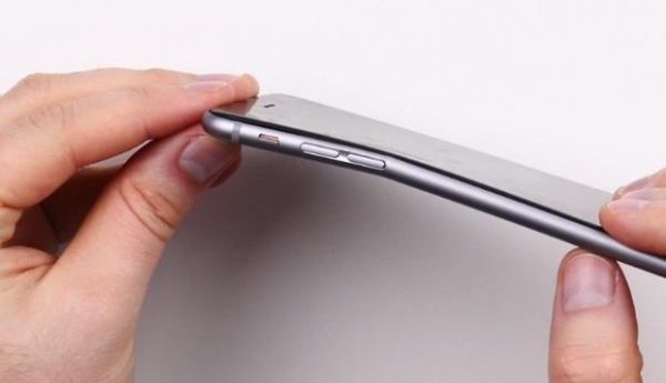 "Один из девяти": 300 согнутых iPhone 6 в одном видео