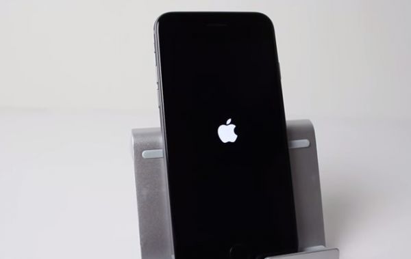 Владельцы iPhone 6 столкнулись с новой проблемой - устройство может уйти в бутлуп