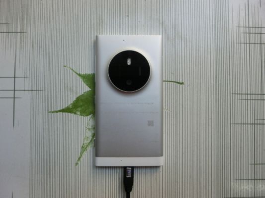 Преемник камерафона Nokia Lumia 1020 показался на фото