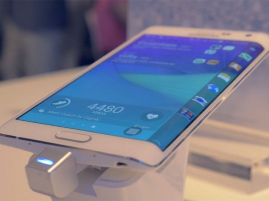 Samsung работает над GALAXY S6 и GALAXY S6 Edge с изогнутым экраном