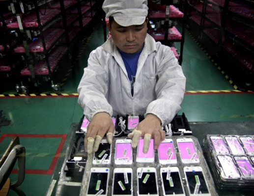 Foxconn разочарована неспособностью роботов собирать iPhone