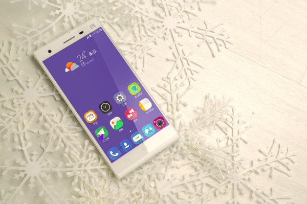 ZTE представила новый флагманский смартфон Star II с уникальной системой голосового управления
