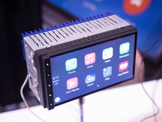 CES 2015: Parrot представила бортовой компьютер с поддержкой Android Auto и Apple CarPlay