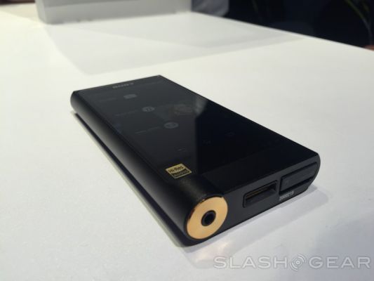 CES 2015: плеер Sony Walkman нового поколения