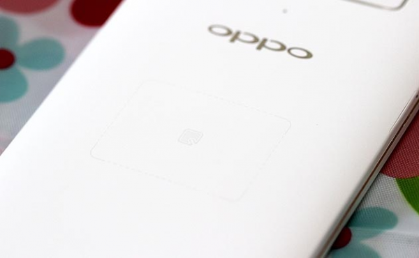 OPPO U3 — самый тонкий смартфон с 4-кратным оптическим зумом
