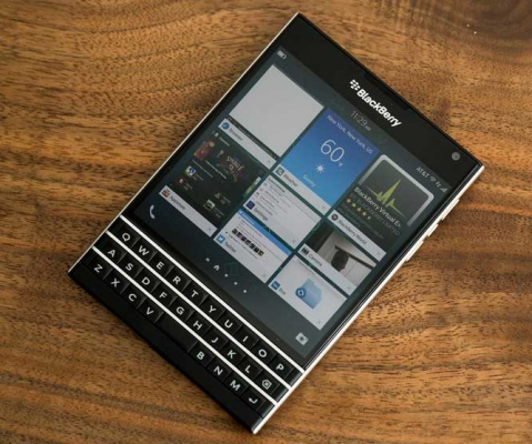 BlackBerry готовится к запуску ограниченного золотого издания Passport