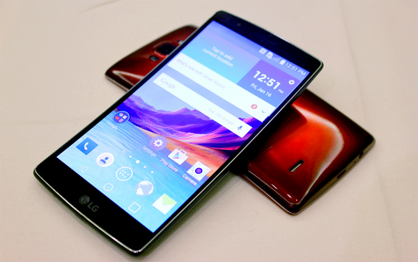 LG официально объявила дату начала продаж и цену G Flex 2
