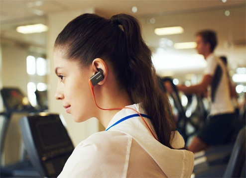 Наушники Sony MDR-AS600BT с NFC и Bluetooth