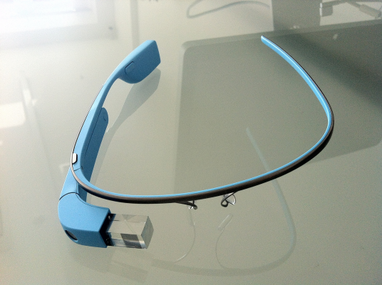 Google признала проект умных очков Glass недостаточно развитым