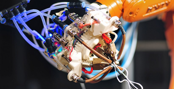 Устройство Robotic Extrusion производит 3D-печать с помощью роботизированной "руки"