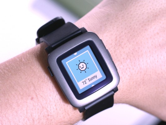 Pebble показала новые часы и запустила их финансирование на Kickstarter