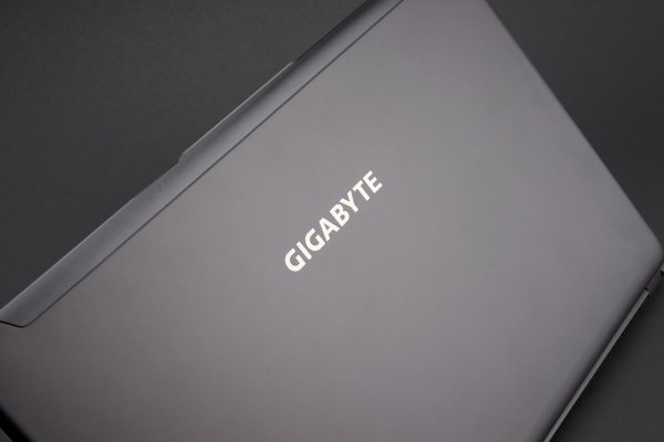 Gigabyte P37X — новый 17,3-дюймовый ноутбук