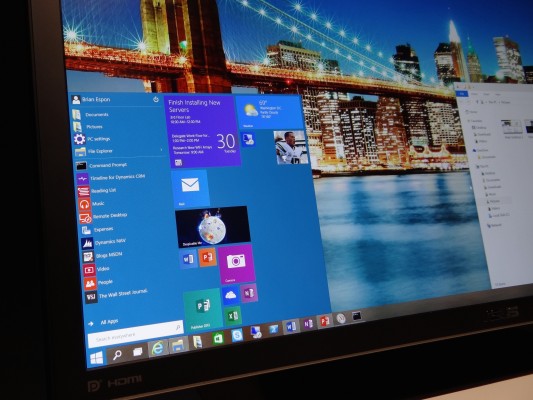 Microsoft позволит «пиратам» обновиться до Windows 10
