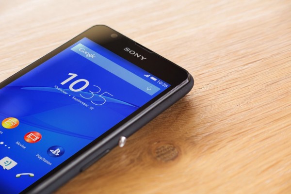В России появился новый бюджетник от Sony с поддержкой 4G