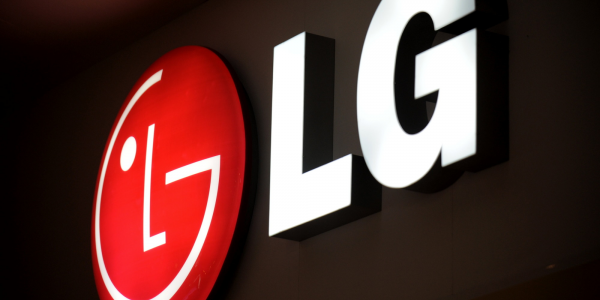 LG получила патент на гибкий смартфон-браслет