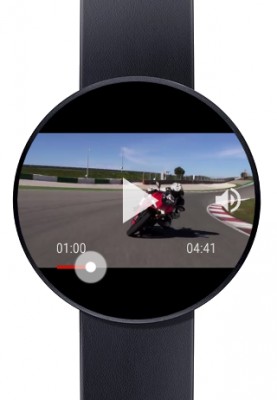 На часах с Android Wear теперь можно смотреть YouTube-ролики