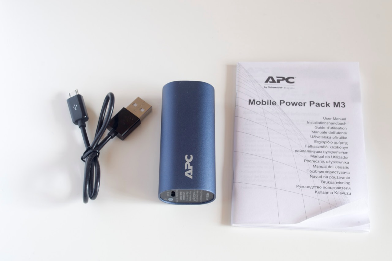 APC Mobile Power Pack - Power bank - 3000 mAh - 1 A (USB) - red - Hunt Office Ireland