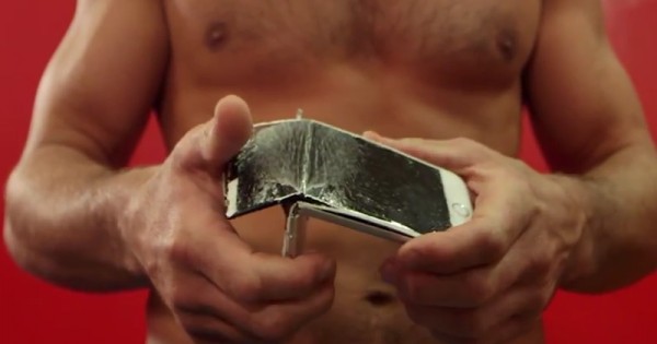 Видео: боец MMA против новых iPhone 6S