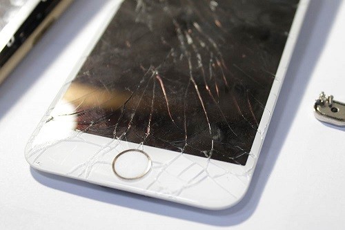 Apple патентует автоматическую защиту дисплея смартфона