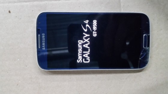 Samsung S4 перезагружается не включившись до конца.. Скриншот 1
