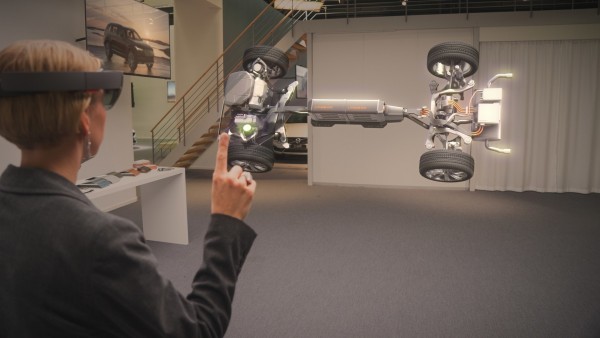 Volvo будет показывать автомобили покупателям с помощью Microsoft HoloLens